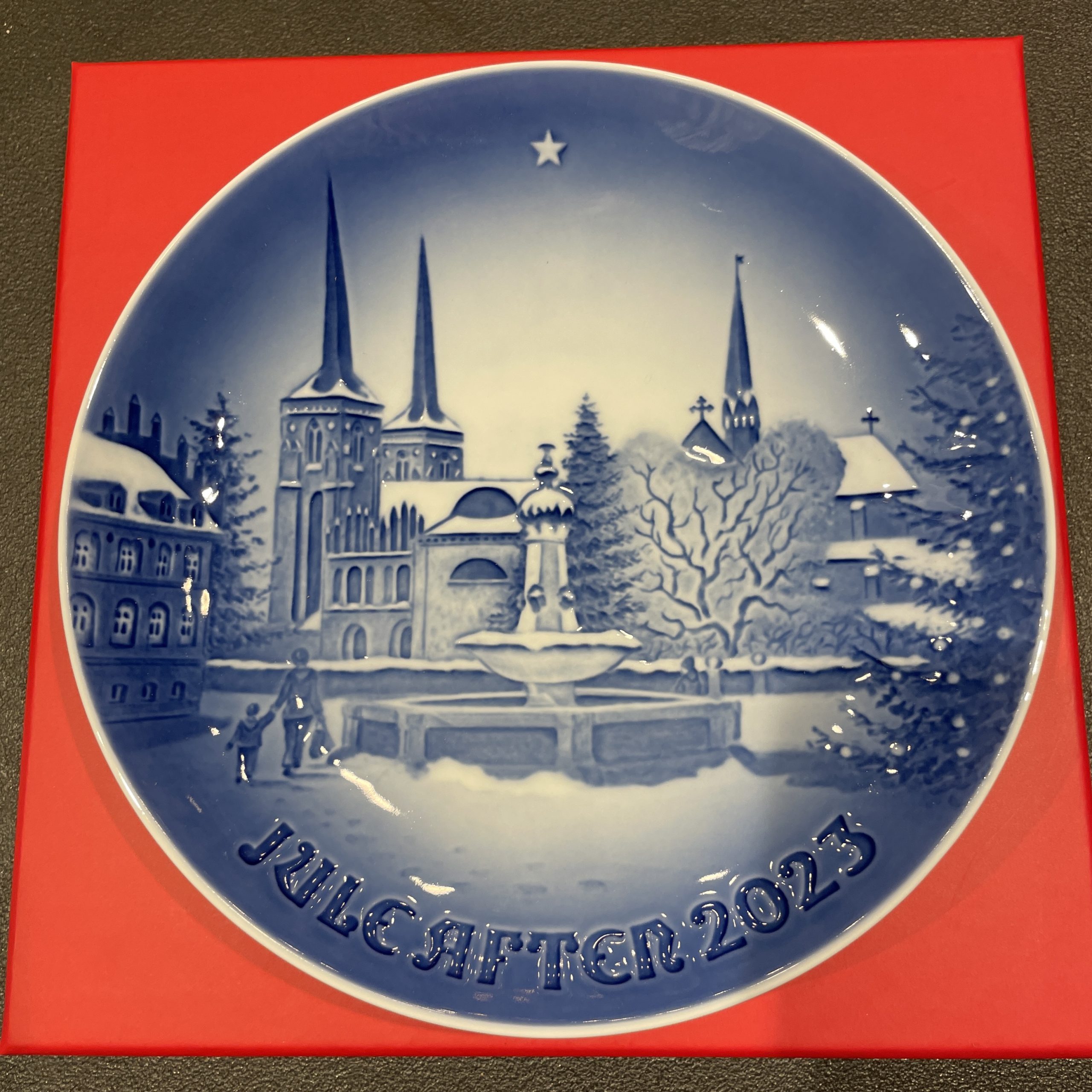 Royal Copenhagen – Bing & Grondahl – kerstbord 2023 -18 cm